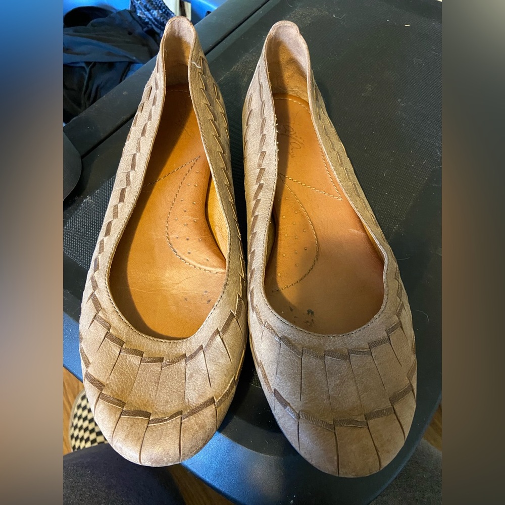 Brown leather ballet flats. 10 women’s